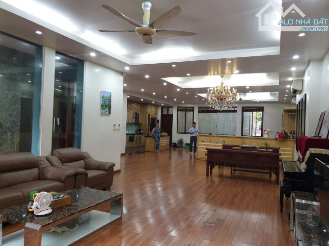 BÁN TOÀ NHÀ SIÊU ĐẸP PHỐ NGUYỄN KHANG-THANG MÁY, VỈA HÈ,KD- 225M2 6T MT 9.5M-GIÁ 58.8 TỶ - 4