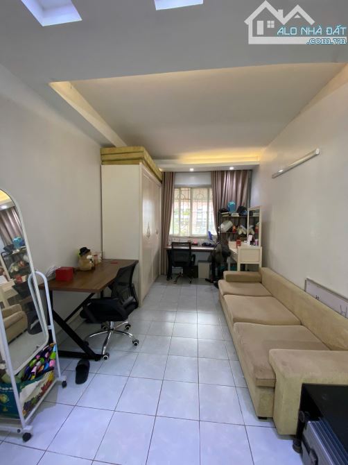 Cho thuê căn hộ tập thể tầng 3 ngõ 48 Ngọc Hồi, 60m2 x 2 ngủ, 1 wc, 6.5 Triệu/tháng - 4