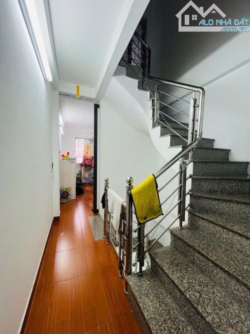 DÂN XÂY - CÁCH ÔTÔ 10M -  GẦN TRƯỜNG ĐH KHOA HỌC TỰ NHIÊN 34M *4T * 7,5 TỶ NGUYỄN TRÃI - 4