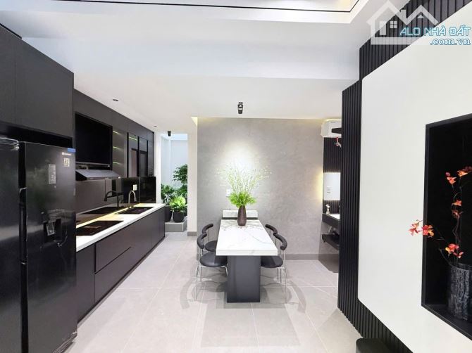 BÁN NHÀ 3 TẦNG ĐẸP K 391 TRẦN CAO VÂN GỒM 4 PN TẶNG KÈM NÔỊ THẤT GIÁ CHỈ NHỈNH 4TỶ - 4