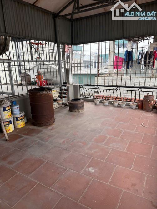 Cho thuê nhà nguyên căn 649 Lĩnh Nam, Diện tích 30m2 x  5 tầng - 3 ngủ to, 12 triệu - 4