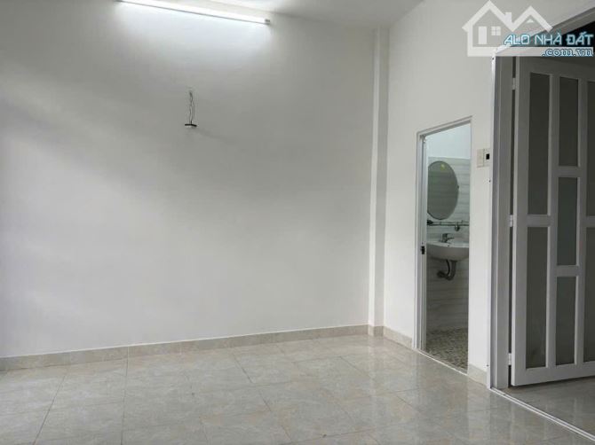 BÁN NHÀ QUẬN 9,NHÀ 2TẦNG DTSD32M,HẺM XE HƠI NGAY NGUYỄN DUY TRINH CHỈ 2.3TỶ TL,LONG TRƯỜNG - 4