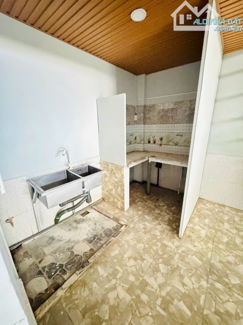 🏡 NHÀ CẤP 4 NGAY CHỢ CẦU – NGUYỄN VĂN QUÁ – SỔ HỒNG RIÊNG – GIÁ CHỈ 4.6 TỶ - 4