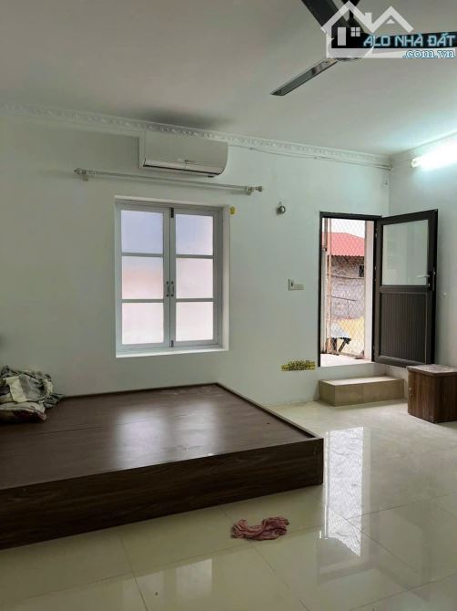 Cho thuê nhà nguyên căn phố Huế - Hai Bà Trưng – Hà Nội. DT 23m x 4 tầng, giá 9tr - 4