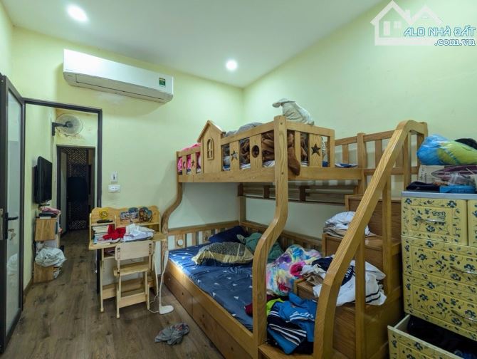 à phố Hào Nam - 3 tầng - 38m2 - 7.9 tỷ - 4