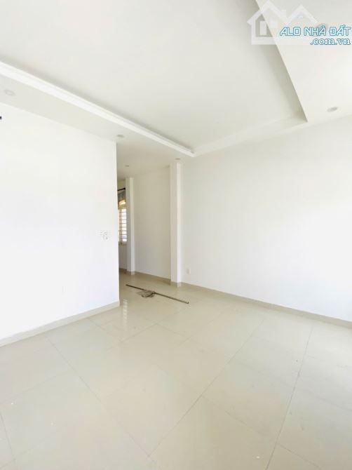 BÁN NHÀ AN LẠC, BÌNH TÂN - SÁT MẶT TIỀN - 3 TẦNG BTCT - 86M2 - NGANG 5M NỞ HẬU - CHỈ HƠN 4 - 4