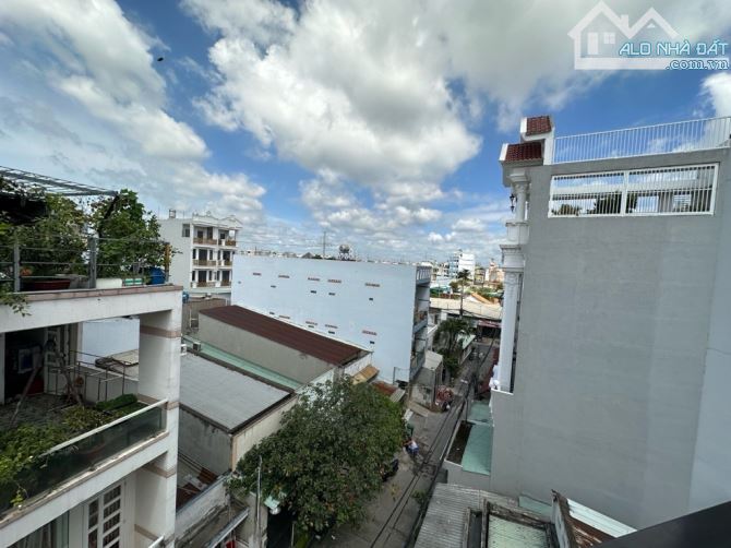 LÔ GÓC 2 MẶT TIỀN – NHÀ 4 TẦNG BTCT – 68M² – HẺM XE HƠI – GIÁ 7.5 TỶ - 4