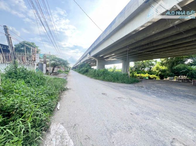 Bán 1023m2 lúa có 250m2 thổ cư, mặt tiền góc Hoàng Phan Thái - công vụ, Mỹ Yên, Bến Lức - 5