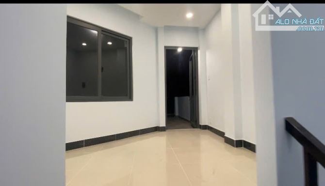 MẶT PHỐ NGUYỄN KHUYẾN P12 BÌNH THẠNH - 40M (5x8)- 6 TẦNG MẶT TIỀN 5M - 5 PN 6 WC - 5