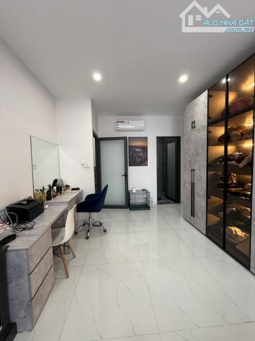 Nhà đẹp 4 tầng BTCT, không QH – Sát MT Khánh hội – 6,98 tỉ. - 5