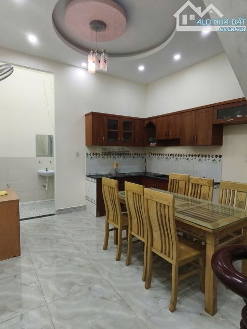 BÁN NHÀ 2 TẦNG ĐÚC NGUYỄN THỊ KIỂU QUẬN 12 GIÁ RẺ 3.8 TỶ DIỆN TÍCH 60m2 ( 4 x 15 ) sàn90 - 5
