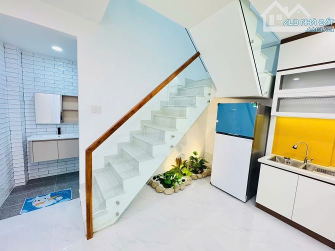 Siêu Phẩm Sát Ni Sư Huỳnh Liên-Xe hơi đậu cửa -56M2-3PN- Ngang hơn 4M - Giá  hơn 5Ty T Lg‼ - 5