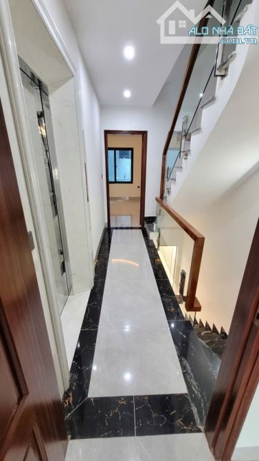Bán nhà Bồ Đề,Long Biên 7 tầng,70m,mt4m oto vào nhà nhỉnh 20 tỷ - 5