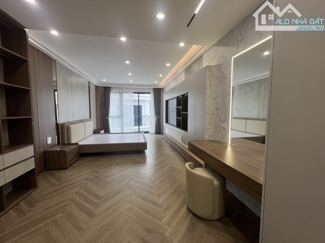 Bán  Nhà PHỐ BỒ ĐỀ THÔNG THOÁNG - OTO - 59M2 x 6TẦNG THANG MÁY NHẬP KHẨU NỘI THẤT SỊN SÒ. - 5