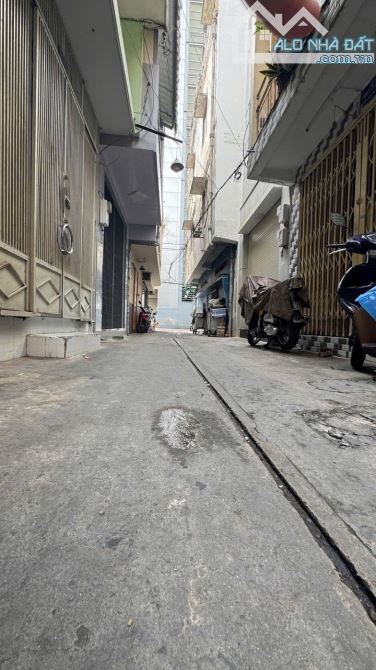 Quận 1 - Trần Hưng Đạo - Hẻm 3M - 3 tầng - Giá 6,35 Tỷ - 6