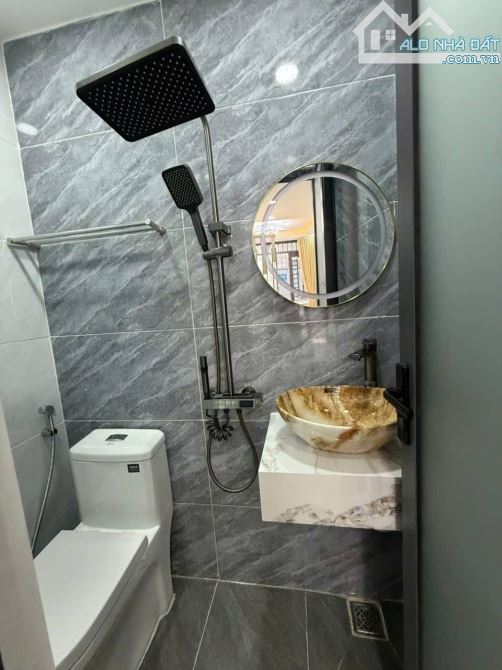 Căn Duy Nhất Góc 2 MT Phạm Văn 2 quận Tân Bình 131m2 10p đg có doanh thu 30tr/thg - 6