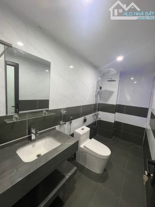 Tây Mỗ - Ô TÔ ĐỖ 20M - VÀI BƯỚC RA PHỐ - 7 Phòng CHO THUÊ- 50m2 -5 tầng- 7.7 Tỷ - 6