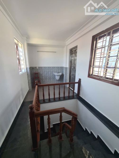 CHUYỂN NHƯỢNG NHÀ 4 TẦNG TRUNG TÂM - Ô TÔ ĐỖ TRONG NHÀ THOẢI MÁI - ĐỐI DIỆN SÂN VẬN ĐỘNG L - 6