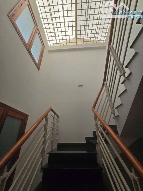 Bán nhà 5 tầng, Nguyễn Thị Thập, Quận 7. DT 90m, ngang 4, hxh - nhỉnh 11 tỷ - 7