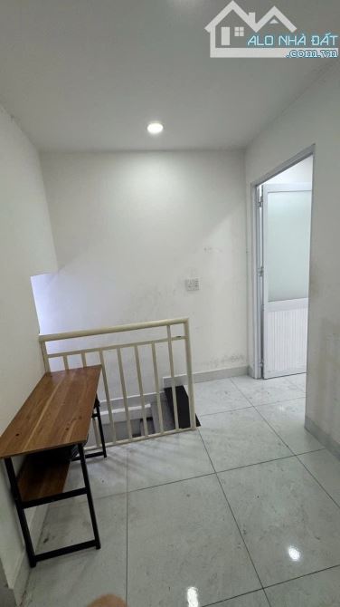 Quận 1 - Trần Hưng Đạo - Hẻm 3M - 3 tầng - Giá 6,35 Tỷ - 7