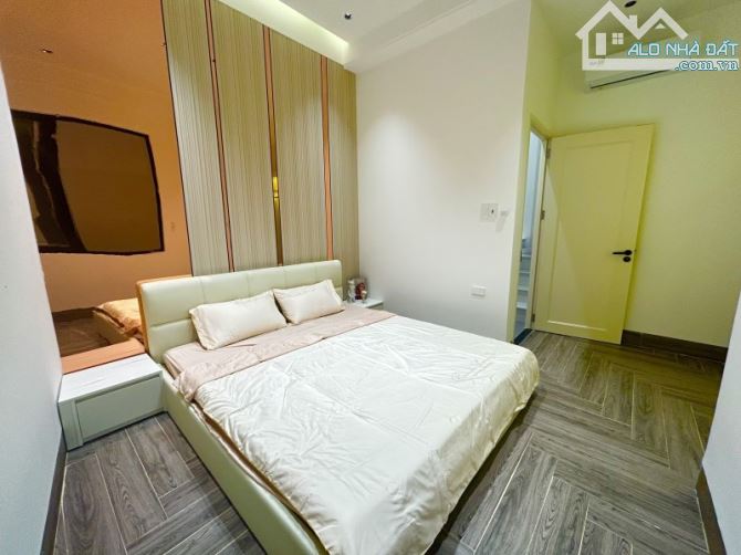 Siêu phẩm gần biển du lịch Nguyễn Tất Thành, Nhà đẹp 3 tầng sang trọng giá cực nét, 4.xx - 7