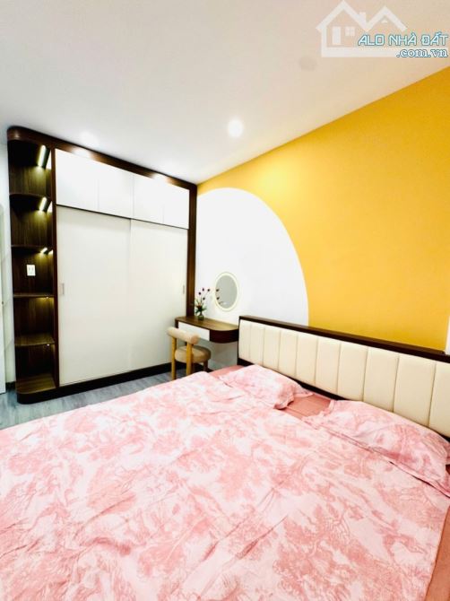 Ô Tô đậu cửa, đường Ni Sư Huỳnh Liên, Tân Bình, 56m2, 2 Tầng, 4/4,3m x 13,2m,chỉ 5 tỷ 7 - 7