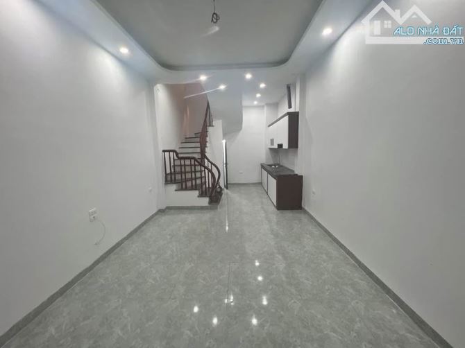 Cầu Cốc - Tây Mỗ - MỚI SỊN SÒ - Ô TÔ ĐỖ CỬA - VÀI BƯỚC VINCOM - 30.4m2 - 5 tầng - 6.4 Tỷ - 7