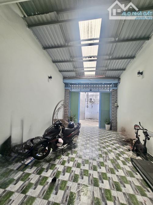 BÁN NHÀ 2 TẦNG HẺM XE HƠI LÊ VĂN KHƯƠNG QUẬN 12 GIÁ RẺ 5,5 TỶ DIỆN TÍCH 110M2 (4x27) NỞ HẬ - 7