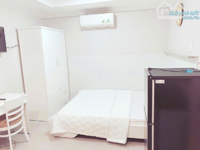 HẺM XE HƠI 7 CHỖ VÔ NHÀ - 7 TẦNG, PHAN XÍCH LONG, PHAN ĐÌNH PHÙNG, NGUYỄN ĐÌNH CHIỂU - PN. - 7