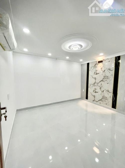NHÀ MỚI 3 TẦNG – FULL NỘI THẤT – Hẻm  88 NGUYỄN VĂN QUỲ – QUẬN 7 – CHỈ 6,6 Tỷ TL - 8
