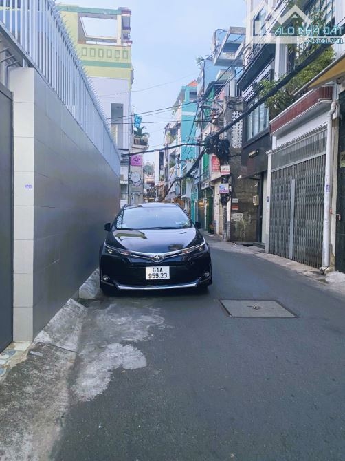 HẺM XE HƠI 7 CHỖ VÔ NHÀ - 7 TẦNG, PHAN XÍCH LONG, PHAN ĐÌNH PHÙNG, NGUYỄN ĐÌNH CHIỂU - PN. - 8
