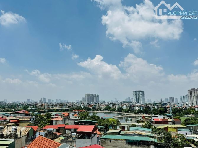 Chuyển công tác gấp.cần nhượng lại căn nhà cho ai có nhu cầu   - Hoàng Văn Thái 100m × 8 t - 9