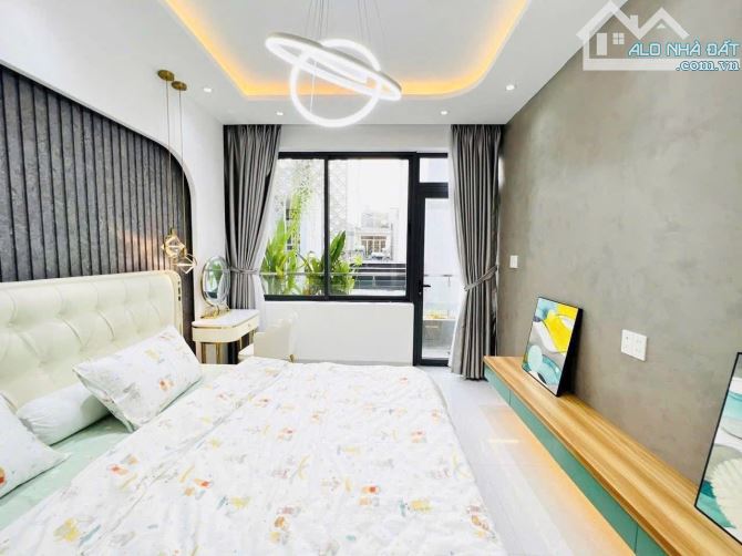 HÀNG NGỘP GẦN CÔNG VIÊN TẦM VU,Nhà(3PN3WC) 3tỷ588 Dt 60m2 vuông vức, Sát mặt tiền Tầm Vu - 9