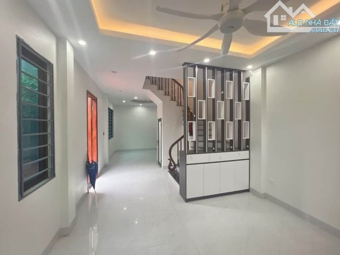 Cầu Cốc- Tây Mỗ- LÔ GÓC 2 THOÁNG - VÀI BƯỚC RA CHỢ-40m2 -5 tầng- 6.85 Tỷ - 9