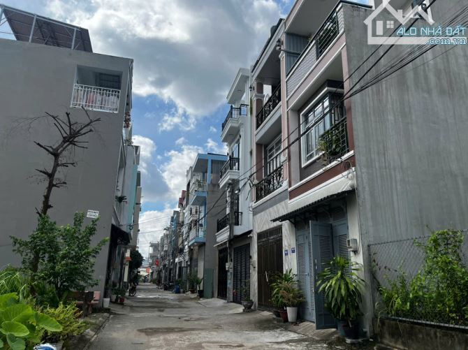 🏡 NHÀ ĐẸP 4 TẦNG – ĐƯỜNG 6M – LÃ XUÂN OAI -- KHU PHÂN LÔ -- XE HƠI ĐỔ CỬA -- CHỈ 4.8TỶ - 9