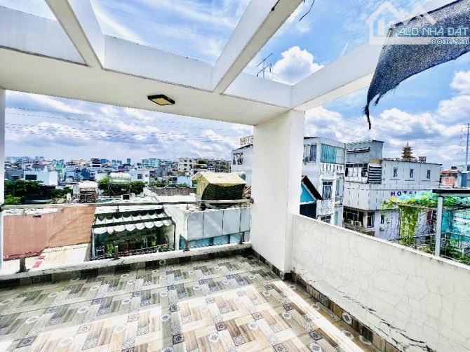 BÁN NHÀ MỚI 5 TẦNG HẺM XE TẢI PHAN VĂN TRỊ - PHẠM VĂN ĐỒNG, GIÁ 8.x TỶ - 9