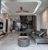 Bán nhà Ngô Gia Tự, Long Biên: 38m2, 5 tầng, 6.3 tỷ, ô tô, ngõ rộng, thông thoáng