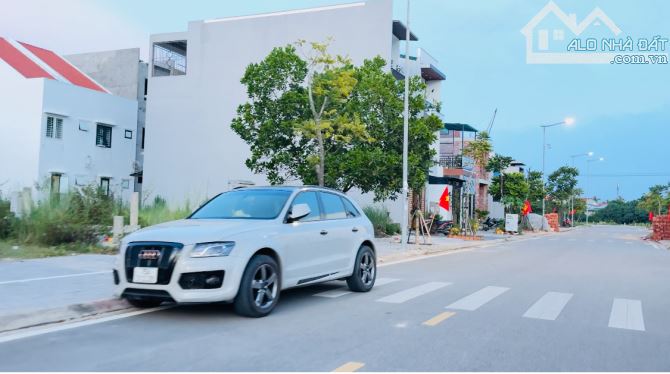 👉👉👉Siêu phẩm đất nền VIEW CÔNG VIÊN - Và BÃI ĐỖ XE  ( Hoa Hậu KQH Hương Sơ)