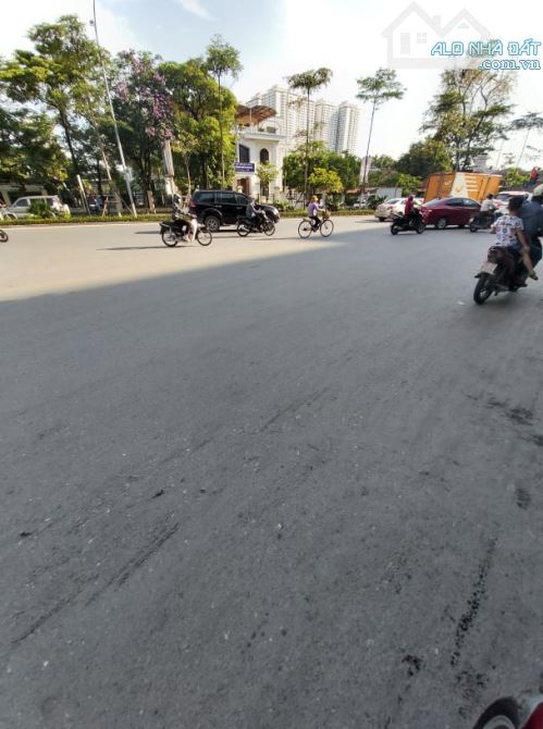 Nhà mặt phố Nguyễn Hữu Thọ, mặt hồ Linh Đàm, 158m2, MT 12m, 6 tầng, thang máy, Giá 120 Tỷ
