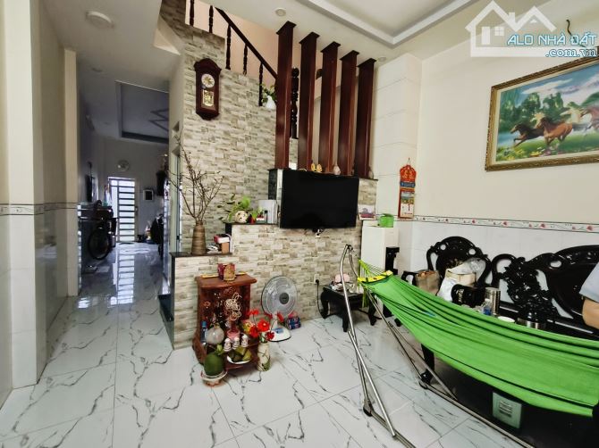 BÁN NHÀ 3 TẦNG - LINH XUÂN, THỦ ĐỨC - SHR HOÀN CÔNG ĐẦY ĐỦ, CHỈ 5.55 TỶ.