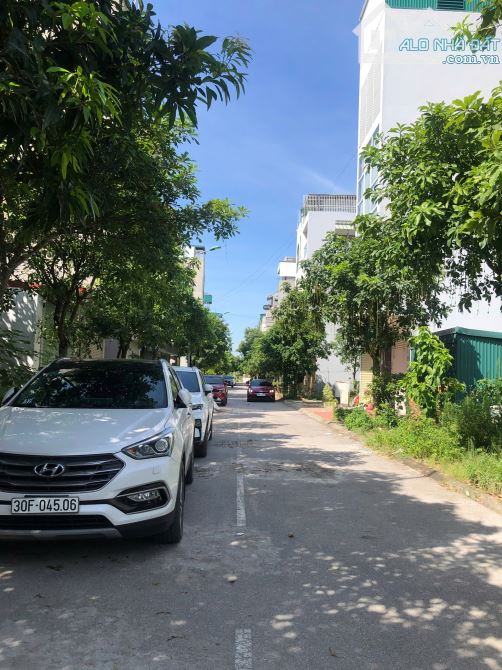 Hàng Hiếm Tái Định Cư Trâu Qùy - 37m mt 3.7m - Đường Ô tô Tránh Vỉa hè Rộng  - giá 7,3 tỷ