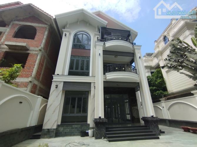 Cho thuê biệt thự siêu đẹp, khu D2D trung tâm hành chính Biên Hòa