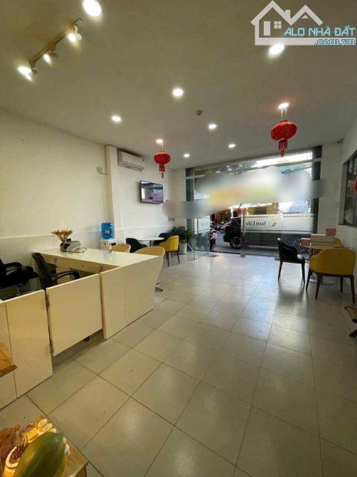 🔥 Bán nhà 3 tầng mặt tiền đường Trần Nhật Duật - Nha Trang DT100m2 ngang 5.4m giá 20 tỷ