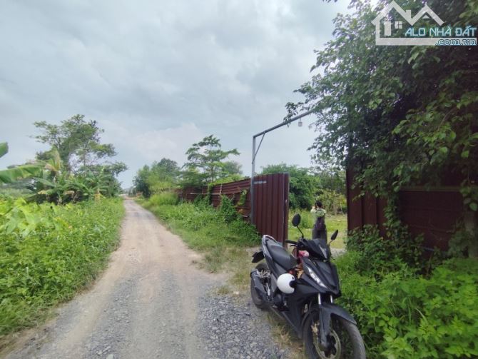 bán lô đất vườn 2811m2-giá hơn 5 triệu/m2- đặng thúc vịnh- thới tam thôn-giá tốt đầu tư