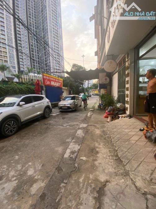 Nhà mặt phố oto đo của tăng giấy phép xây dựng