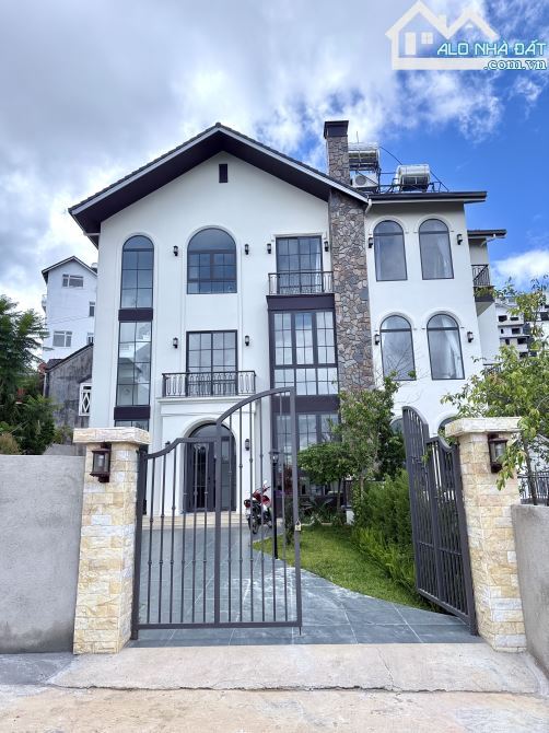 BIỆT THỰ HIỆN ĐẠI NGHĨ DƯỠNG GẦN 500M2  CỬA NGÕ TÔ HIẾN THÀNH ĐÀ LẠT