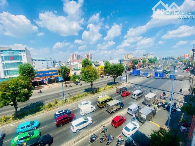Nhà MTKD Trường Chinh, Q12: 4x14, 4 Tầng, 5PN, Kinh Doanh Sầm Uất - Nhỉnh 13 tỷ