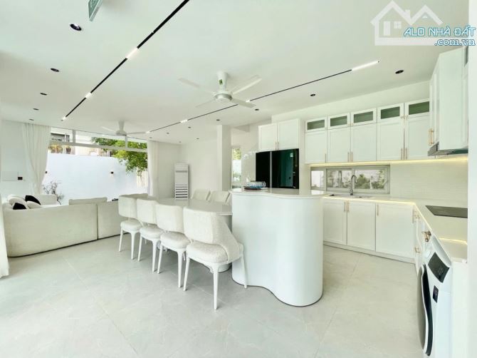 🔥NỢ BANK BÁ.N GẤP CĂN BIỆT THỰ 3 TẦNG MÁI NGÓI MT ĐƯỜNG 7M5 NGUYỄN CƠ THẠCH - SÁT LÔ GÓC