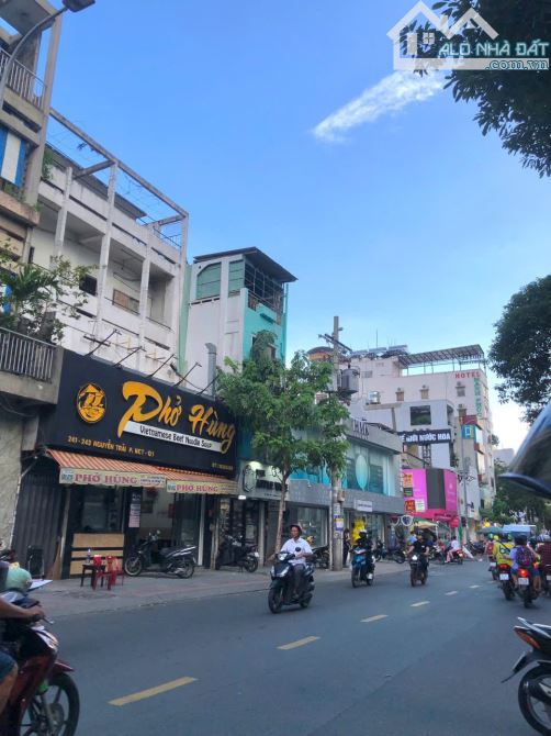 Nhà Mặt tiền Nguyễn Trãi P. NCT Q1  DT: 4,22x17.5 DTCN 73m2, 39 tỷ