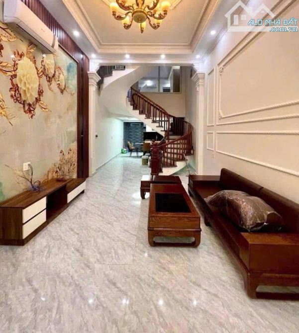 Bán nhà mới Minh Khai – Hai Bà Trưng, 22m², 5.5 tỷ, 5 tầng - nhà đẹp, về ở ngay, 2 mặt tho